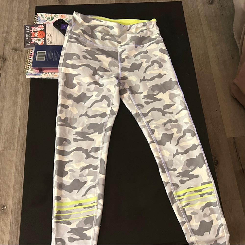 Ellie Neon Yellow and Gray Leggings
